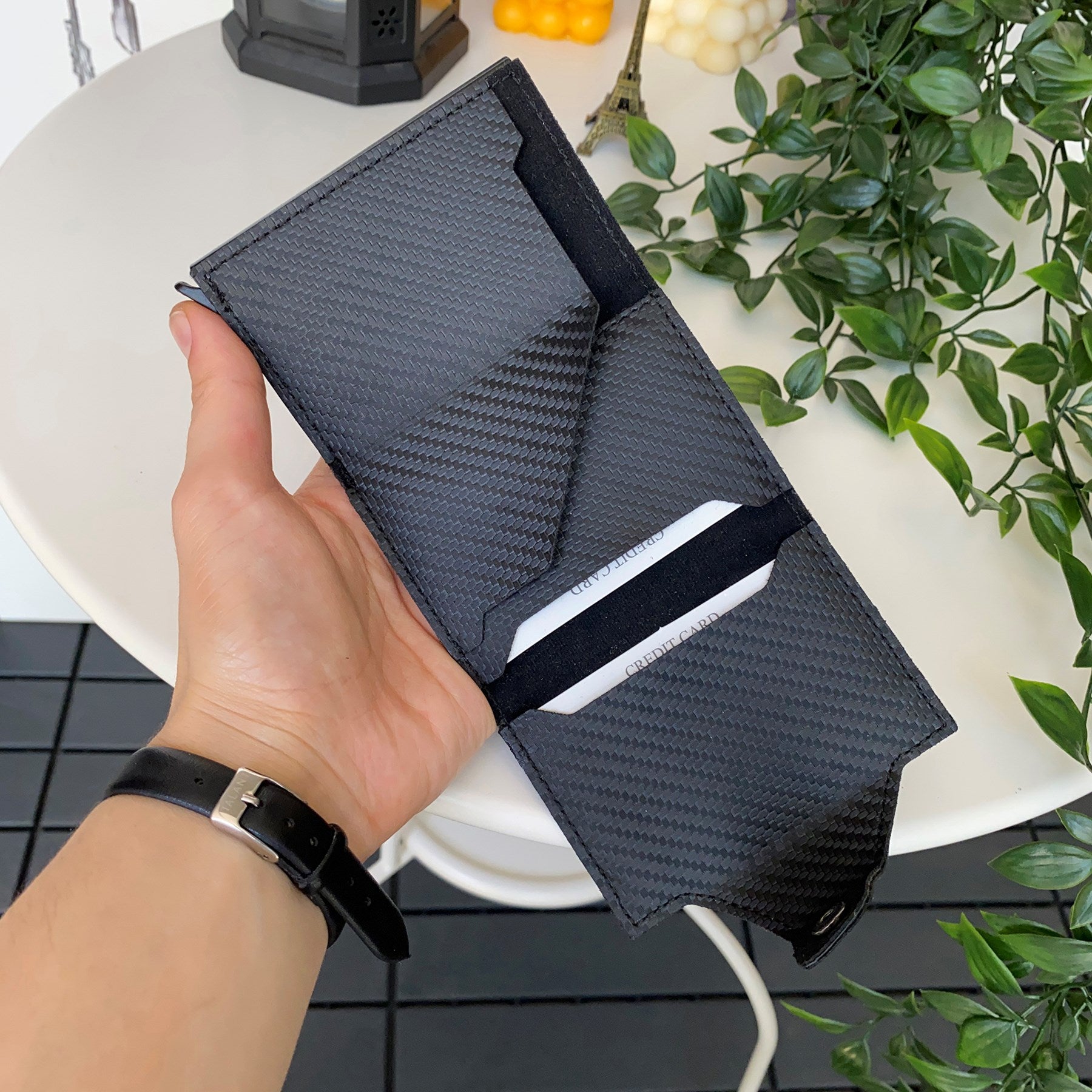 Medusa - Carbon Fiber Leather RFID Protection Pop-Up Mechanism Card Holder/Wallet